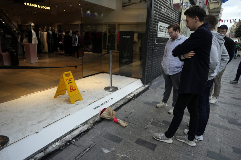 Turecko z výbuchu v Istanbule obviňuje kurdských militantov