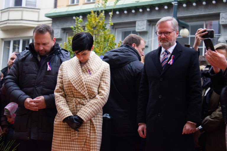 Som šťastný, že sme sa zbavili komunistickej totality, uviedol český premiér Fiala