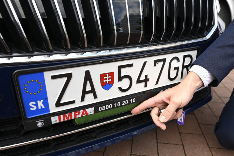 Od nového roka budú zavedené celoslovenské EČV, nebude na nich skratka okresu