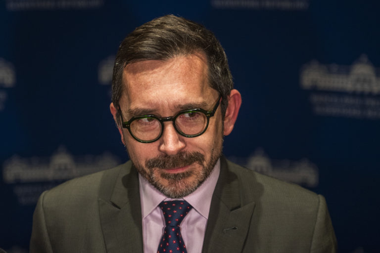 Splnomocnenec v spore Gabčíkovo – Nagymaros skončil, vláda ho odvolala