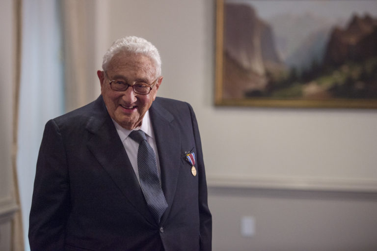 Kissinger: Historická rola Ruska by sa nemala  znižovať. Vstup Ukrajiny do NATO je nevyhnutný