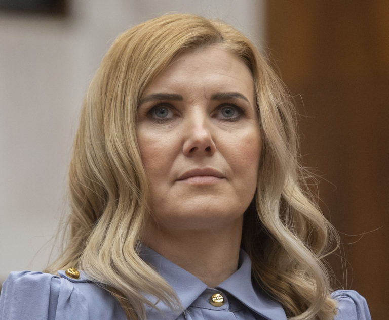 Čepček ani Vorobelová ešte nepovedali, ako budú hlasovať o odvolaní vlády