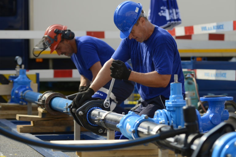 Firmy na Slovensku čelia nedostatku ľudí, žiadajú reformu migrácie