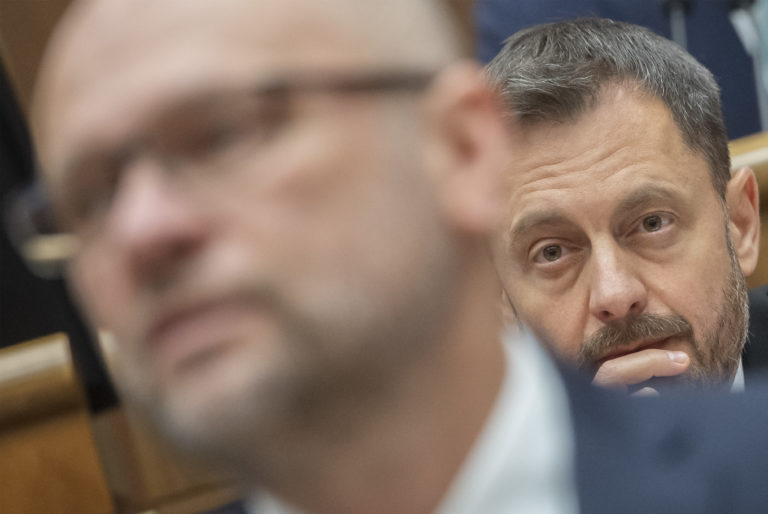 Parlament: Poslanci pokračujú v riadnej schôdzi, o 11.00 ich čaká hlasovanie o vláde