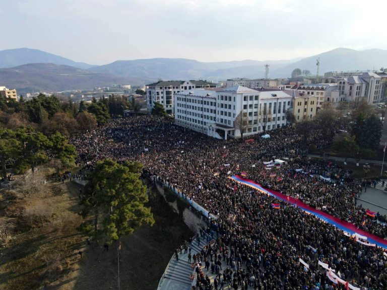 Protesty v meste Stepanakert. Foto: 
Anush Ghavalyan/Twitter