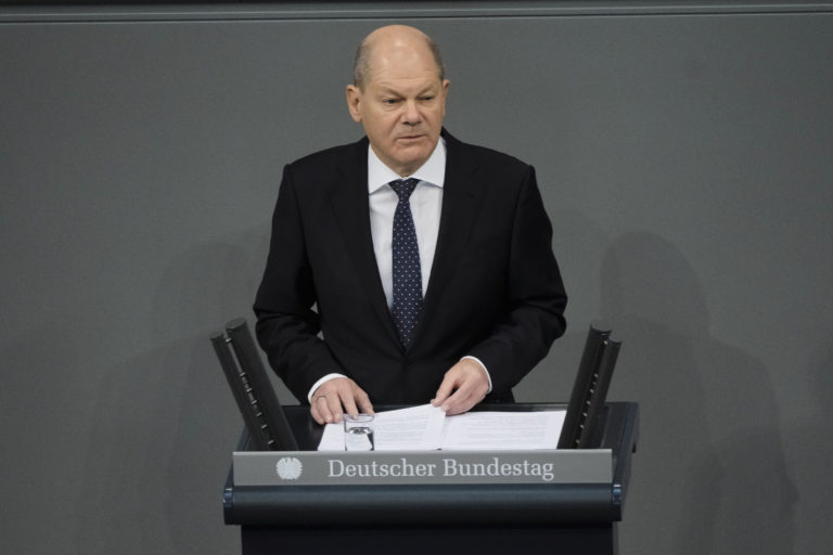 Scholz: Berlín bude stáť pri Ukrajine tak dlho, ako to bude potrebné