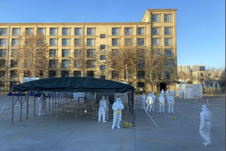 Čínske mesto Čching-tao zaznamenáva denne až pol milióna nových prípadov covidu