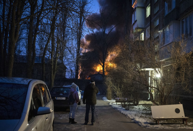 Kyjev sa stal opäť terèom útoku ruských dronov. Foto: TASR/AP