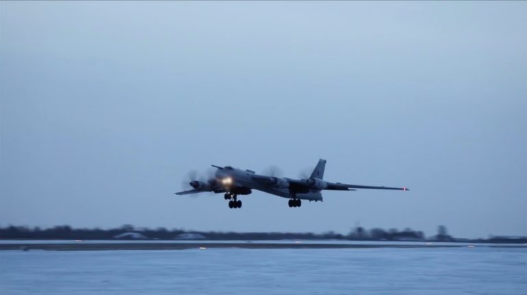 Ukrajinu prebudil masívny raketový útok. Poplach platí na celom území