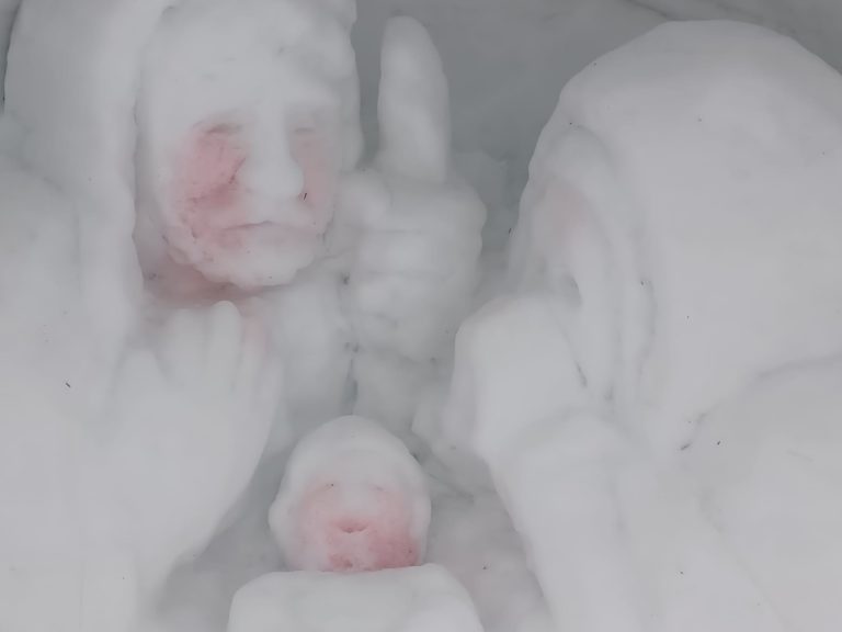 Betlehem pri Rainerovej chate vo Vysokých Tatrách niekto oblial červeným vínom