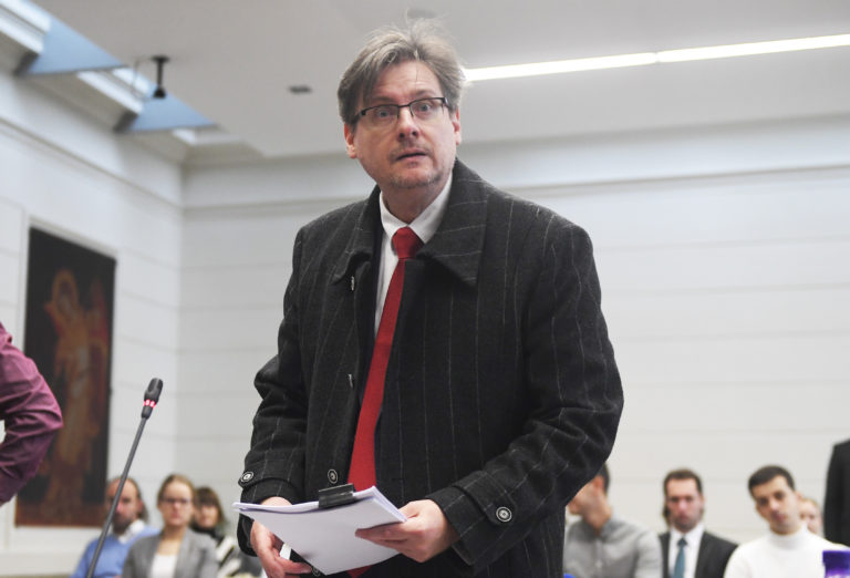 Vetrák: Spojenie eurovolieb a 2. kola voľby prezidenta už nemá politickú podporu