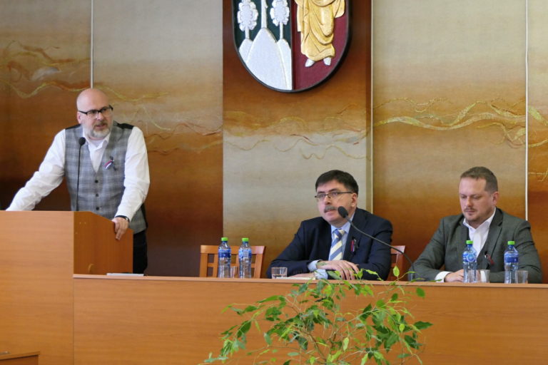 Samosprávy koncom januára na protest proti vláde vypnú verejné osvetlenie