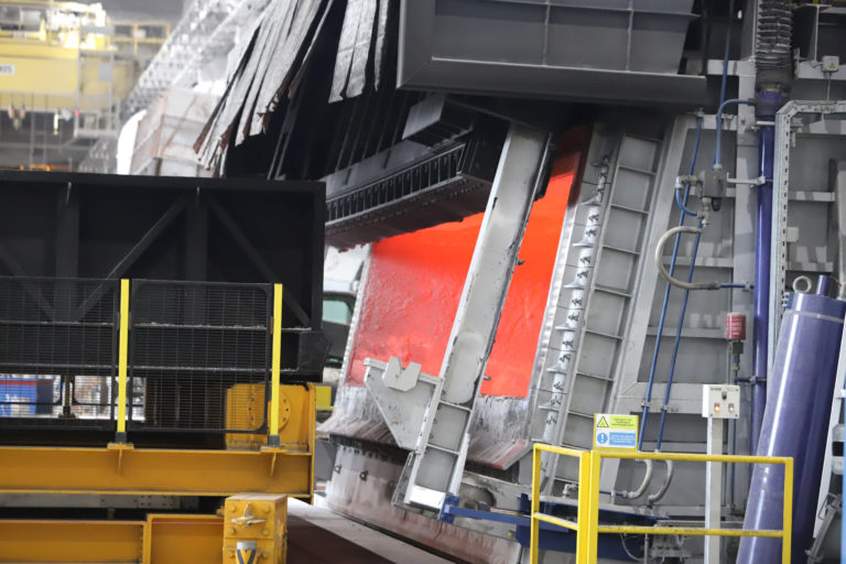 Priemysel zaznamenal v januári 2023 medziročný pokles tržieb o 4,7 percenta