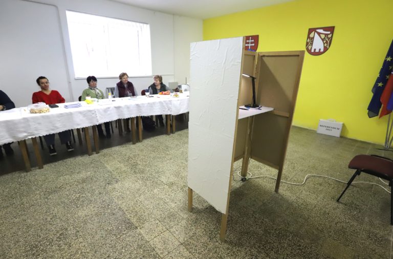 Výsledky referenda budú platné, ak sa na ňom zúčastní nadpolovičná väčšina voličov