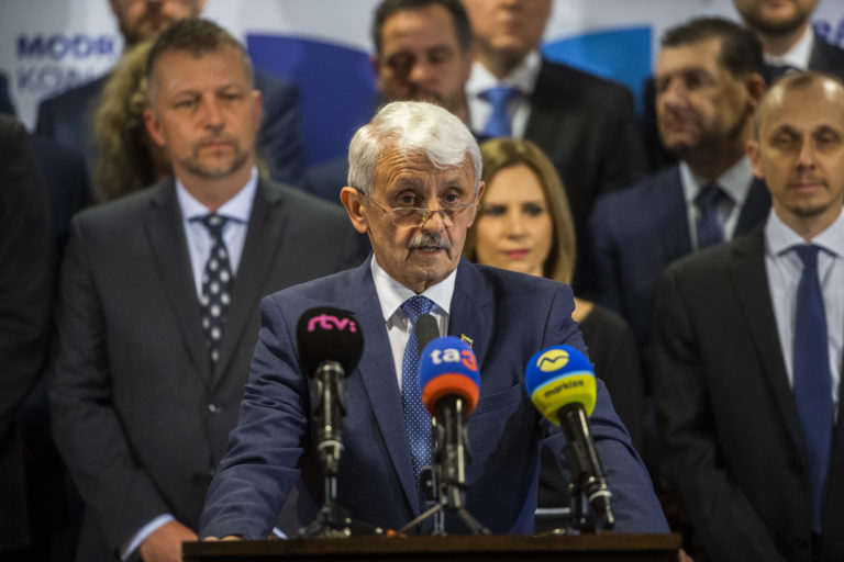 Mikuláš Dzurinda predstavuje nový politický projekt s názvom Modrá koalícia. Foto: Jaroslav Novák/TASR