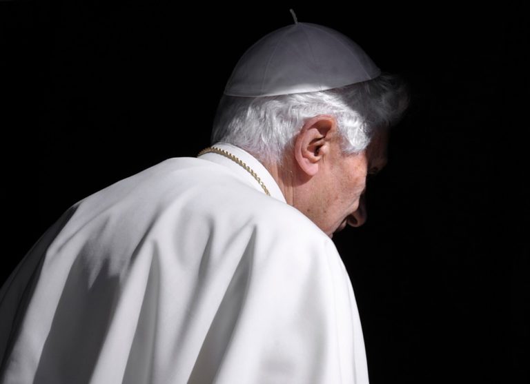 Je tomu presne rok, čo zomrel Benedikt XVI. Čo sa stalo s jeho odkazom a čo dnes znamená jeho meno v Ríme?