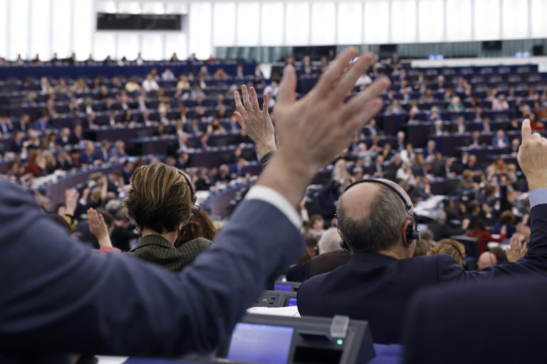 Europarlament vyzýva EÚ na neuznanie výsledkov prezidentských volieb v Bielorusku