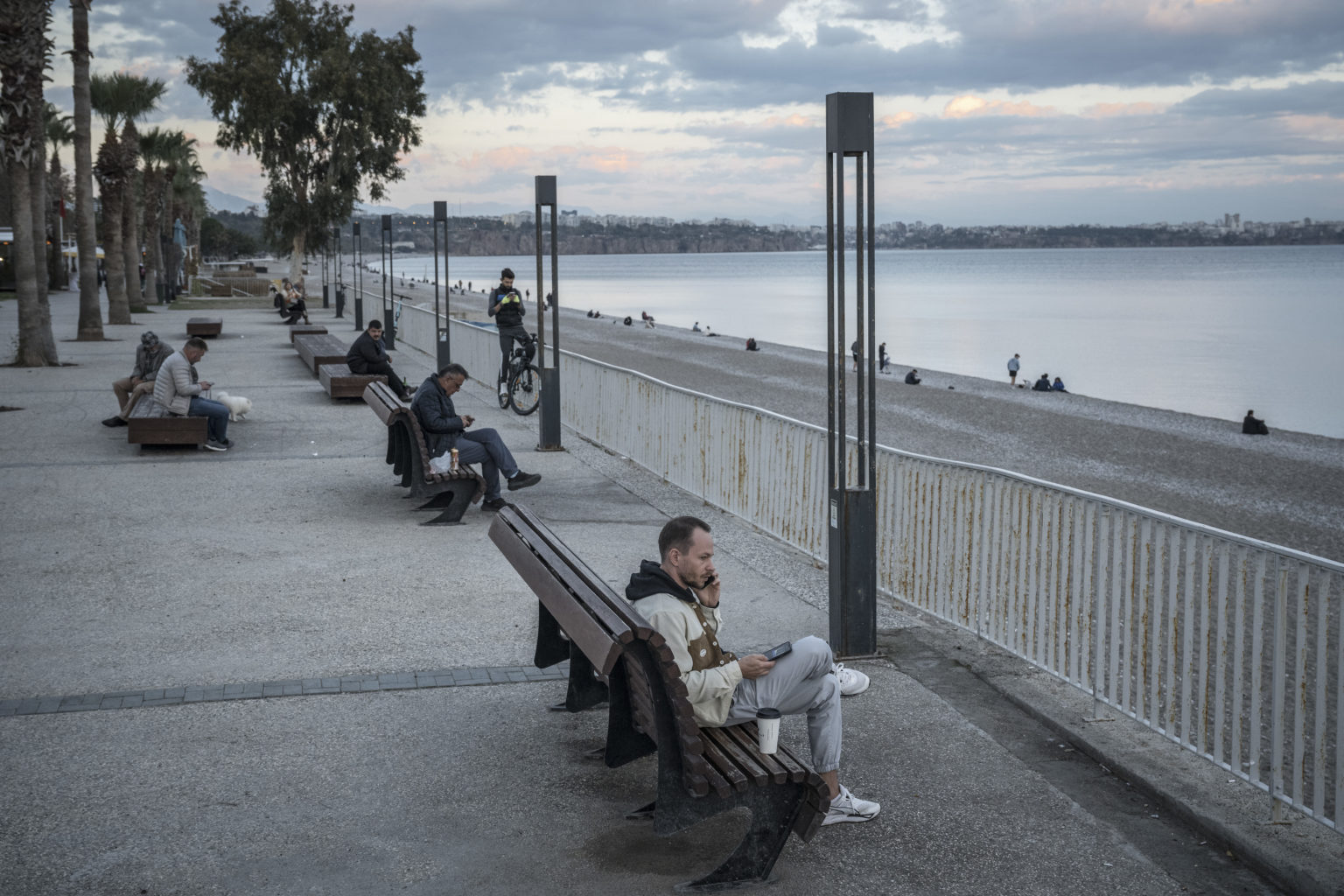 Nábrežie v letovisku Antalya, Turecko, 20. december 2022. Foto: Sergey Ponomarev/New York Times