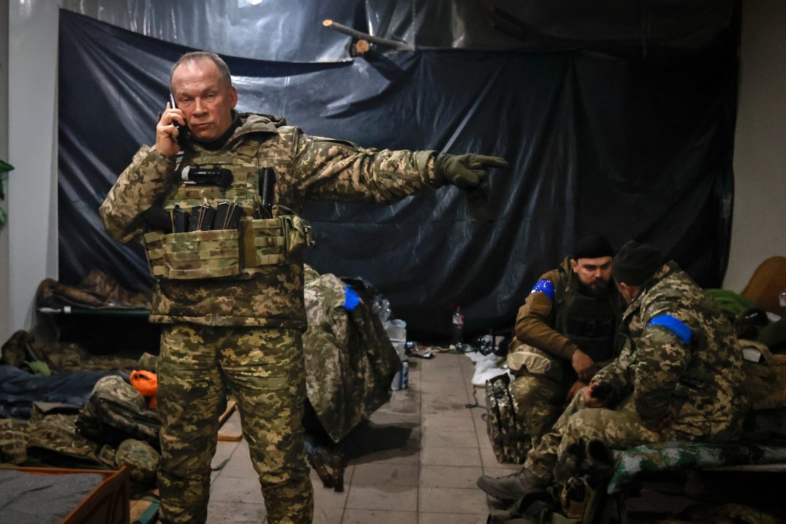 Ukrajinskí vojaci v kryte v Soledare. Foto: Profimedia
