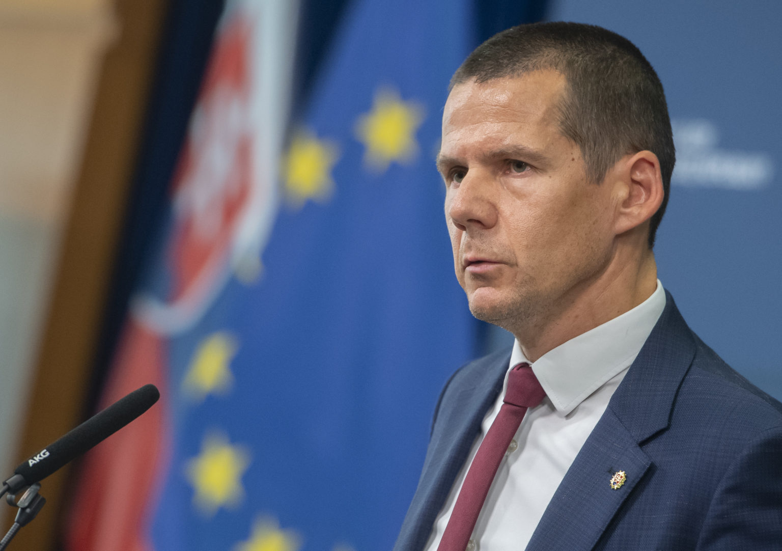 SR vláda Heger Bezpečnostná rada rokovanie TK BAX
Štefan Hamran tlačová konferencia po mimoriadnom rokovaní Bezpečnostnej rady SR
Na snímke prezident Policajného zboru Štefan Hamran počas tlačovej konferencie po ukončení rokovania Bezpečnostnej rady SR 19. októbra 2022 v Bratislave. Foto: Martin Baumann/TASR