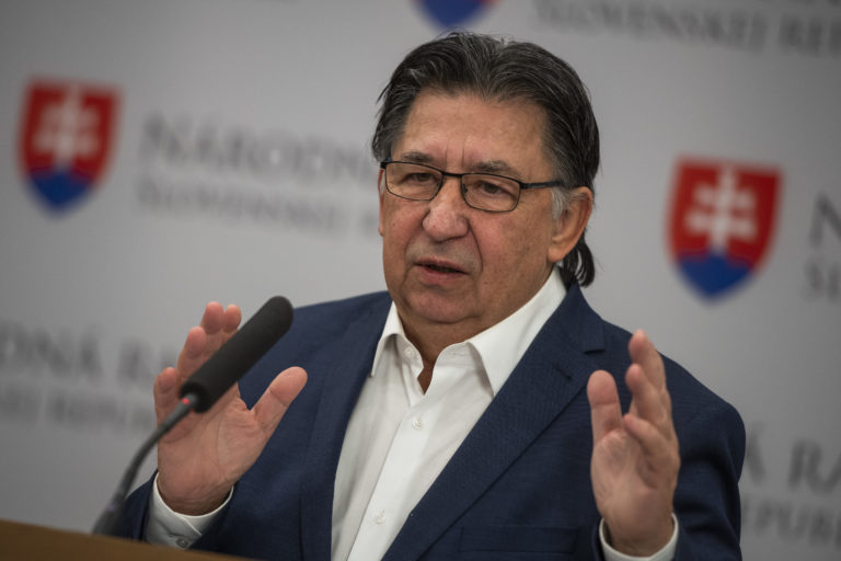 Poslanci nevyužili príležitosť zaviesť reformu krajinného plánovania, vyhlásil minister Budaj