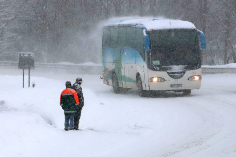 Snehová kalamita: Situácia na cestách pod Tatrami sa upokojila, diaľnicu sprejazdnili