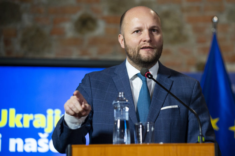 Naď: Poskytovanie pomoci Ukrajine je investíciou aj do našej bezpečnosti