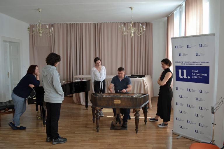 V Trenčíne vzdelávajú mladých cimbalistov. Foto: TNOS
