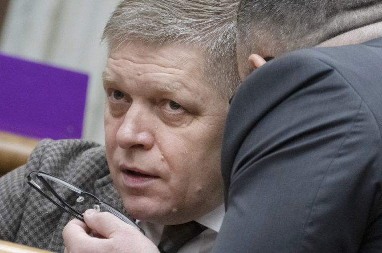 Fico stále bojuje o skorší termín volieb. Listom sa obrátil na prezidentku Čaputovú