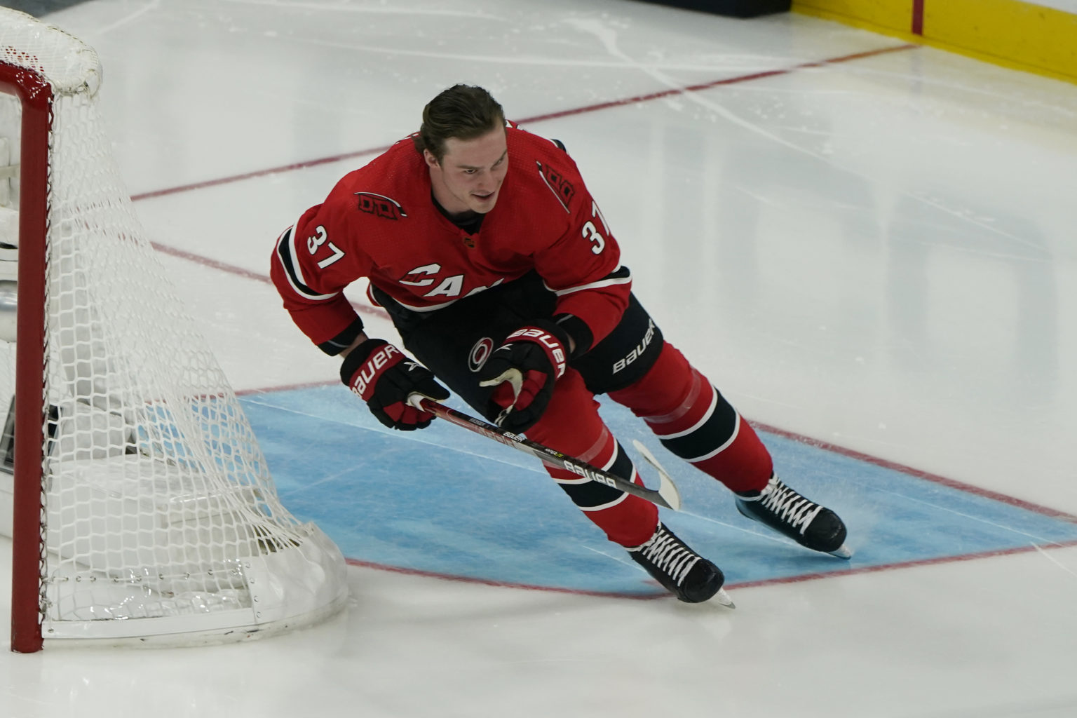 Hráč Caroliny Andrej Svečnikov vyhral súťaž v kategórii Najrýchlejší korčuliar v úvode All Star víkendu zámorskej NHL na Floride v Sunrise v noci na 4. februára 2023. FOTO TASR/AP