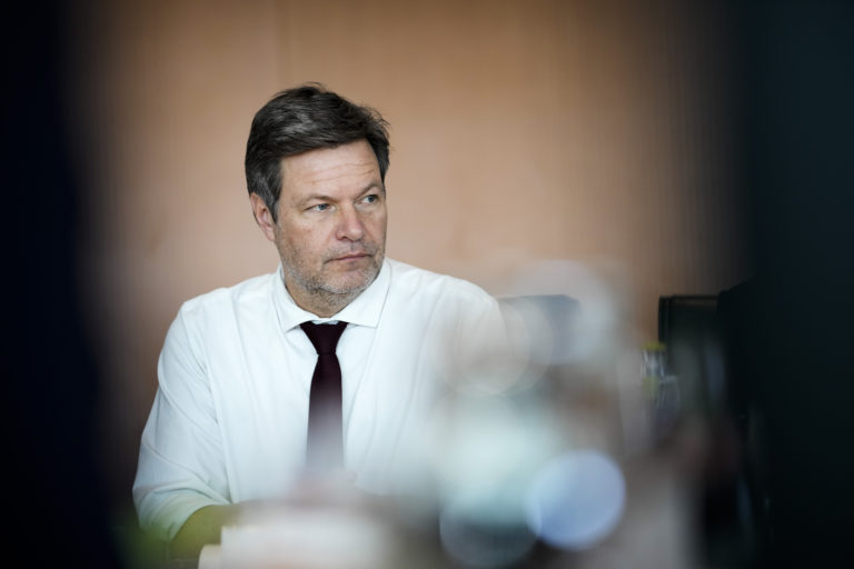 Nemecká vláda nepredpokladá skoré oživenie ekonomiky