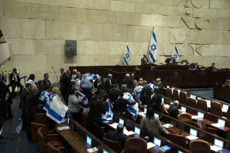 Izrael má nový zákon. Budú prepúšťať učiteľov, ktorí sa verejne stotožňujú s teroristickým činom