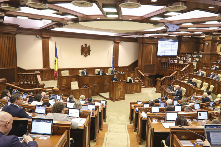 Štyri strany vytvoria spoločný blok, chcú zosadiť vládu Maie Sanduovej