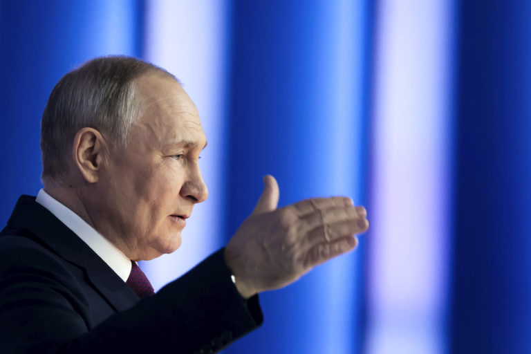 Ruský prezident Vladimir Putin vystupuje s prejavom o stave krajiny v Moskve v utorok 21. februára 2023. Foto: TASR/AP 
