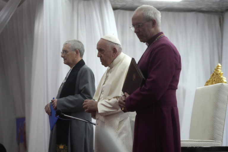 Pápež a protestantskí vodcovia kritizovali zákony kriminalizujúce homosexualitu