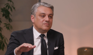 Emisná norma Euro 7 zatvorí fabriky a, naopak, dekarbonizáciu spomalí, varuje šéf Renaultu