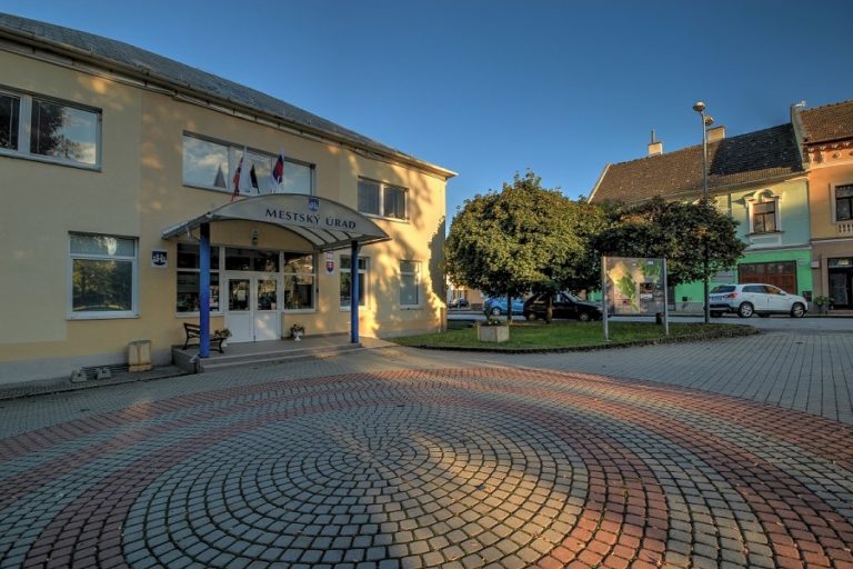 Ilava obmedzila fungovanie domu kultúry a knižnice. Mesto musí šetriť