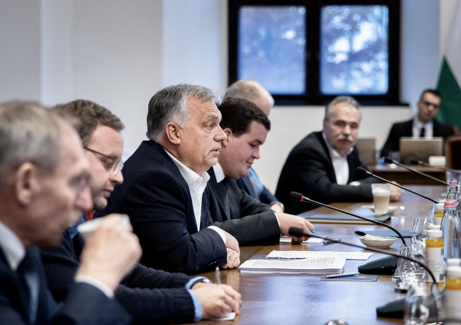 Viktor Orbán na pracovnom rokovaní. Zdroj: Orbán/FB