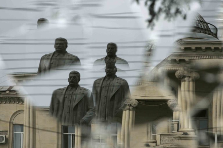 Stalin je 70 rokov mŕtvy. Ale spory kritikov stalinizmu trvajú dodnes