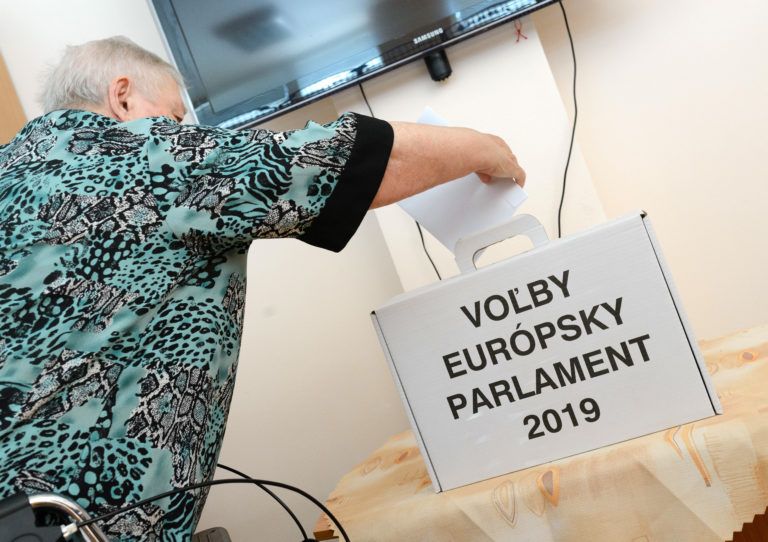 Europarlament odobril občanom EÚ možnosť voliť v iných členských krajinách Únie