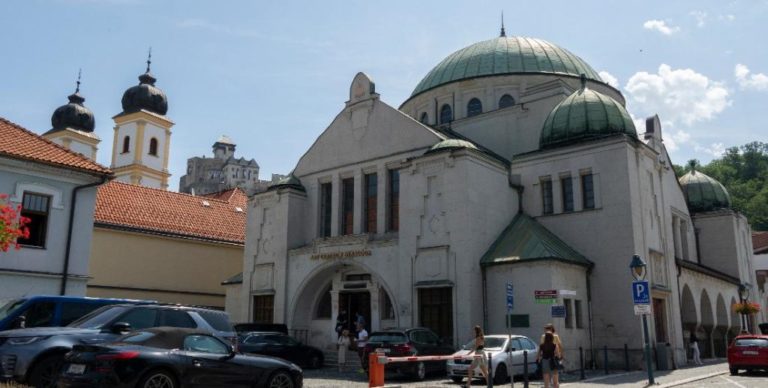 Začali s rekonštrukciou trenčianskej synagógy