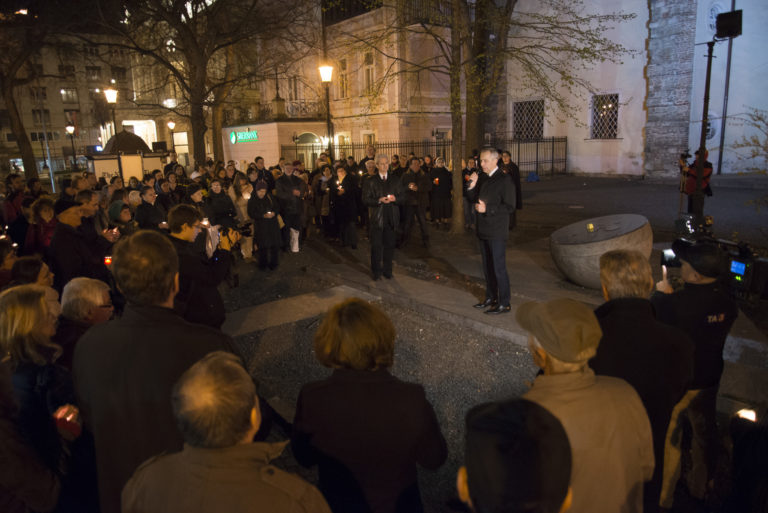 V europarlamente otvorili výstavu k výročiu Sviečkovej manifestácie