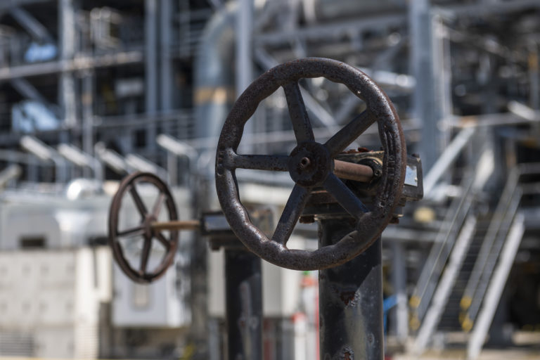 Slovnaft požiadal prezidentku o vetovanie novely zákona o solidárnom príspevku