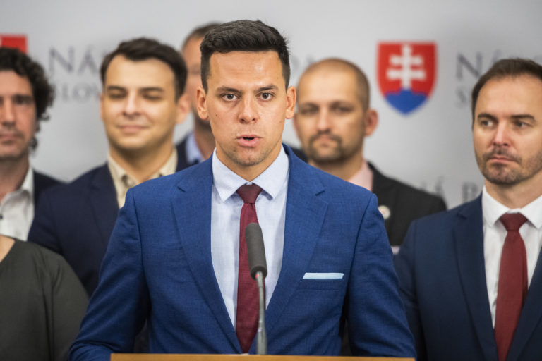 Na snímke uprostred poslanec NRSR a predseda Výboru NR SR pre kultúru a médiá Kristián Čekovský.  Foto: TASR/Jaroslav Novák