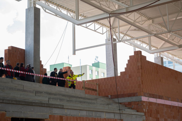 Budúca moderná hokejová hala už teraz zvyšuje prestíž športovej školy. Do prvého ročníka sa hlási mnoho mladých talentov