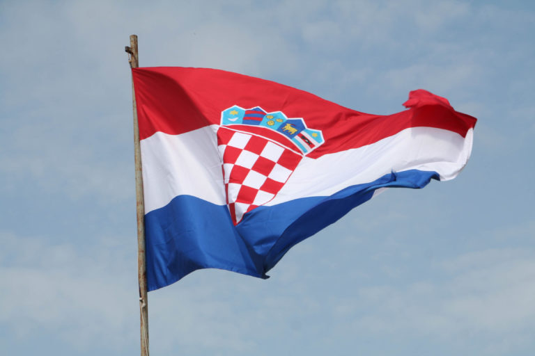 Vlajka CHorvátska. Foto: Jon Gudorf/Flickr.com
