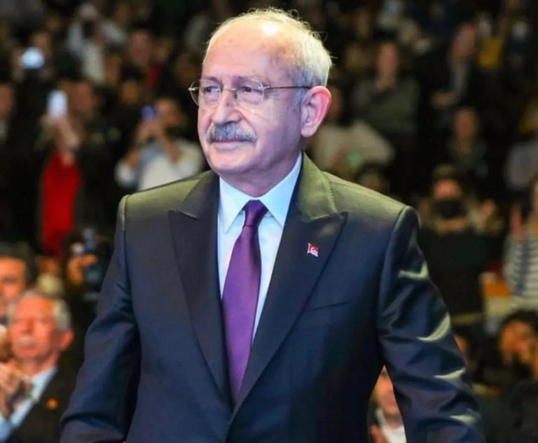Kiličdaroglu pritvrdil svoju rétoriku. Sľúbil, že z Turecka vyženie utečencov