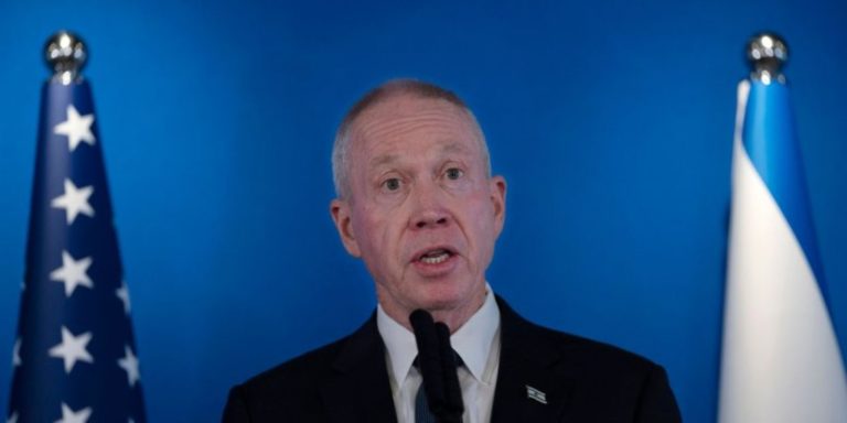 Odvolaný izraelský minister obrany zvažuje, že sa ospravedlní za svoje varovanie