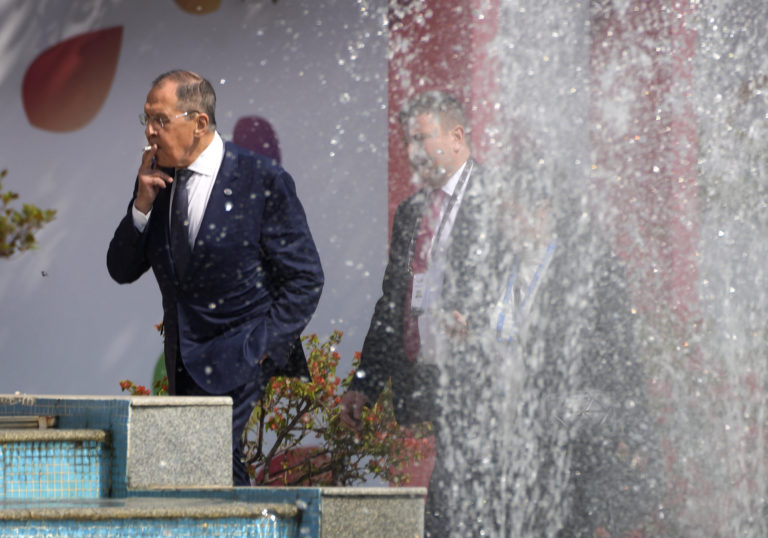 Lavrov označil rozhovor s Blinkenom v Indii za konštruktívny