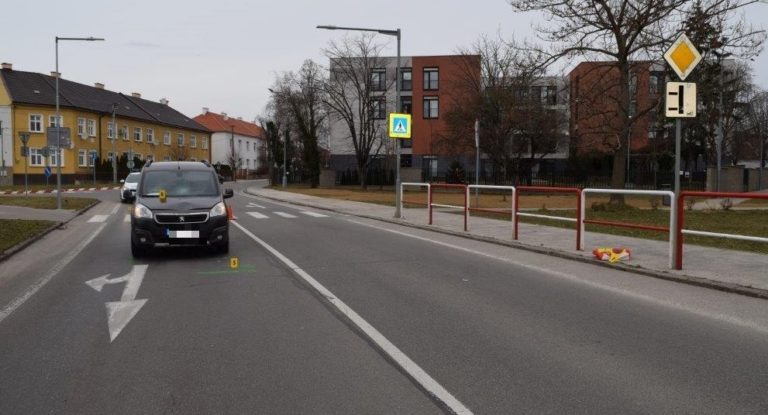 Auto zrazilo chodca na priechode. Polícia hľadá svedkov